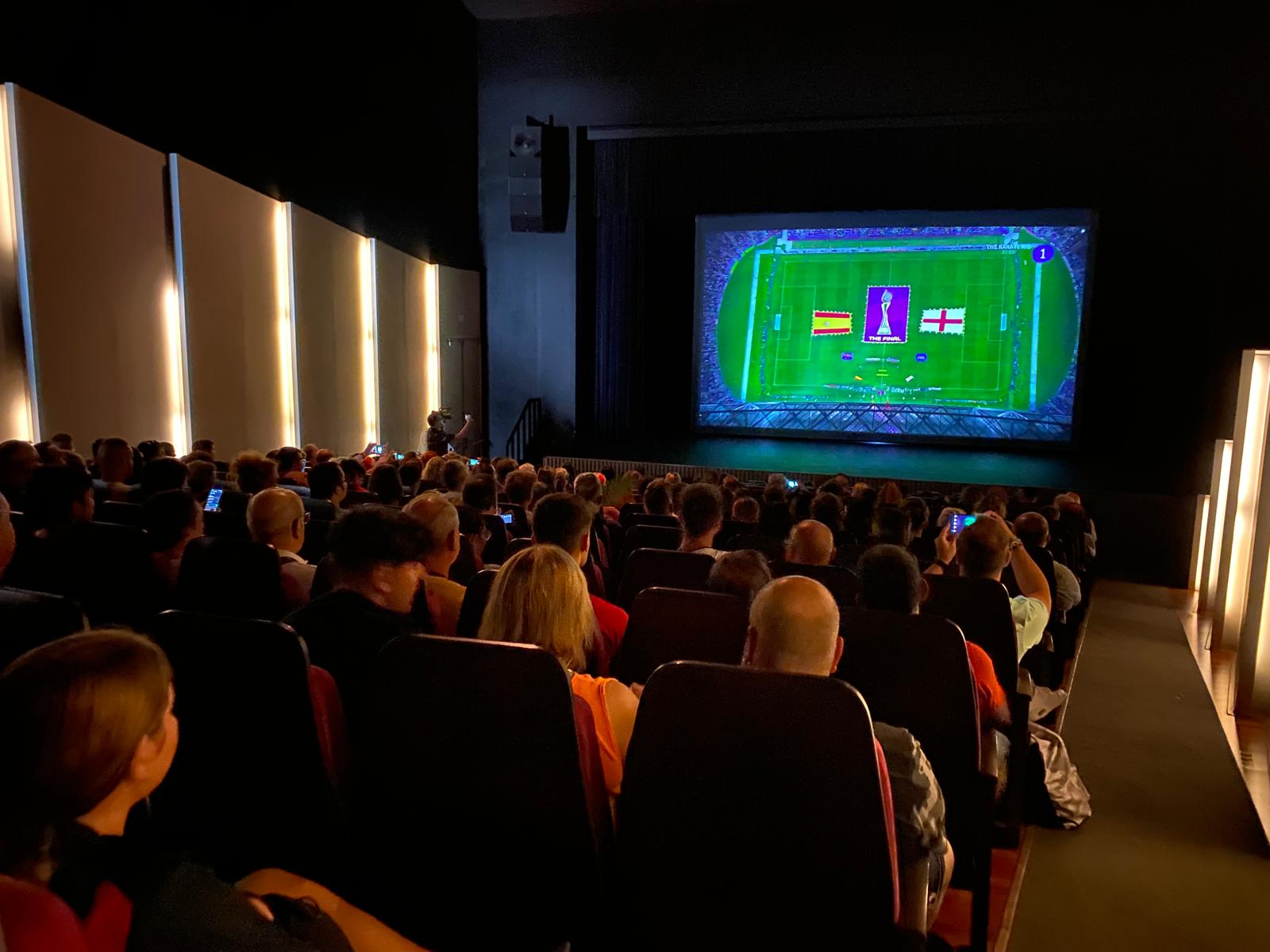 Imatge de la notícia: L'Ajuntament instal·larà una pantalla gegant al Teatre Núria Espert per seguir la final de l’Eurocopa de futbol